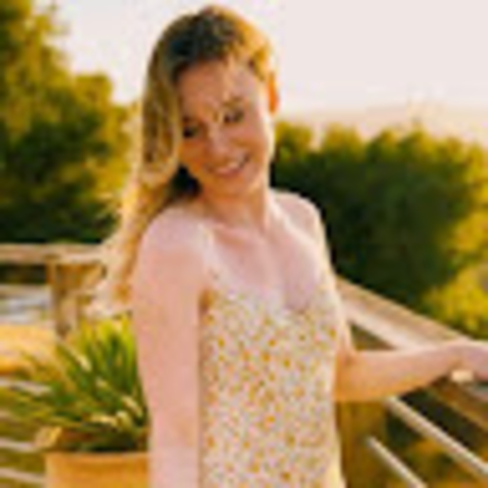 Meet your Posher, Olivia